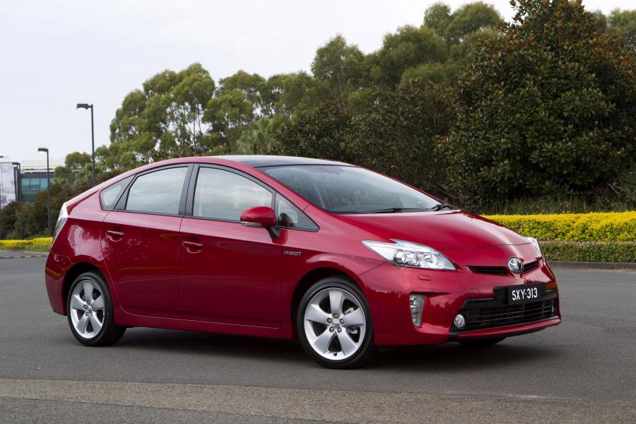  Toyota Prius i-Tech 2012 года  (фото 1 из 3)